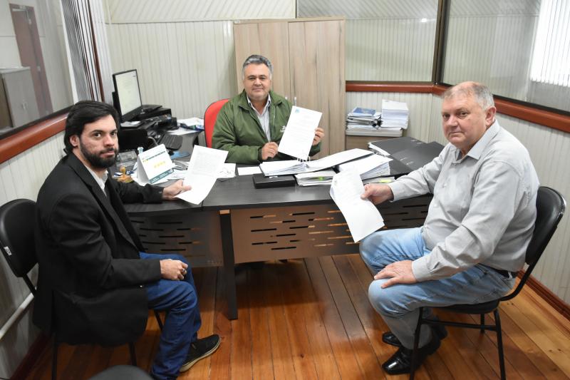 Proposta de autoria dos vereadores Fábio Borsoi, Pedro Conrado Filho e Fernando Mattei foi aprovada por unanimidade na Câmara e sancionada pelo prefeito
